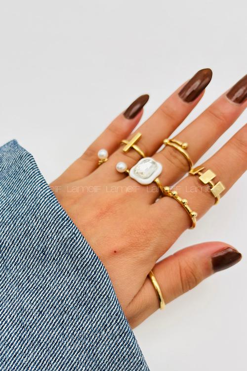 Gold-4 Ring