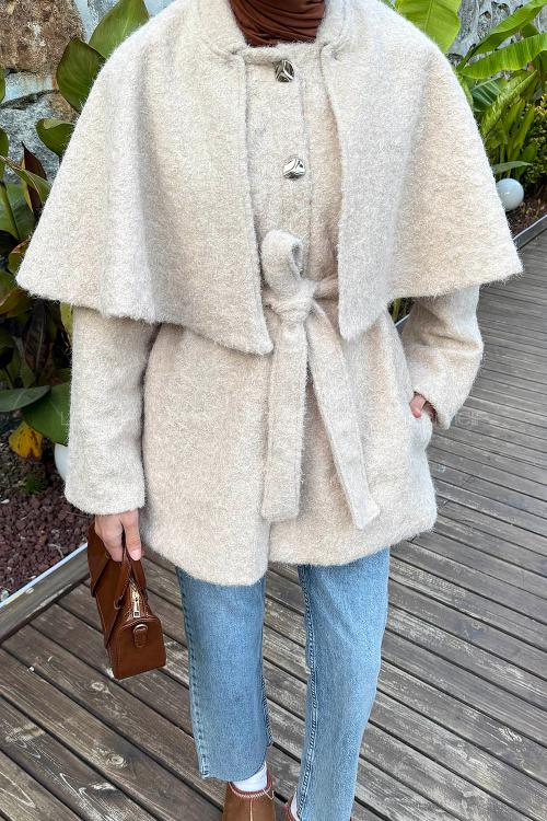 Lamelif Bağlama Detaylı Pelerinli Kaban Taş Rengi