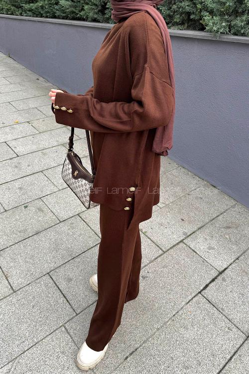 Lamelif Düğme Detaylı Triko Takım Acı Kahve