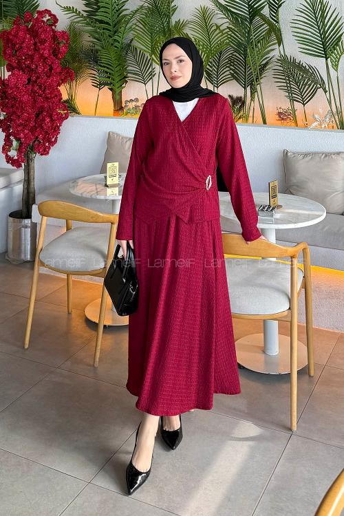Lamelif Broş Detaylı Etekli Takım Bordo