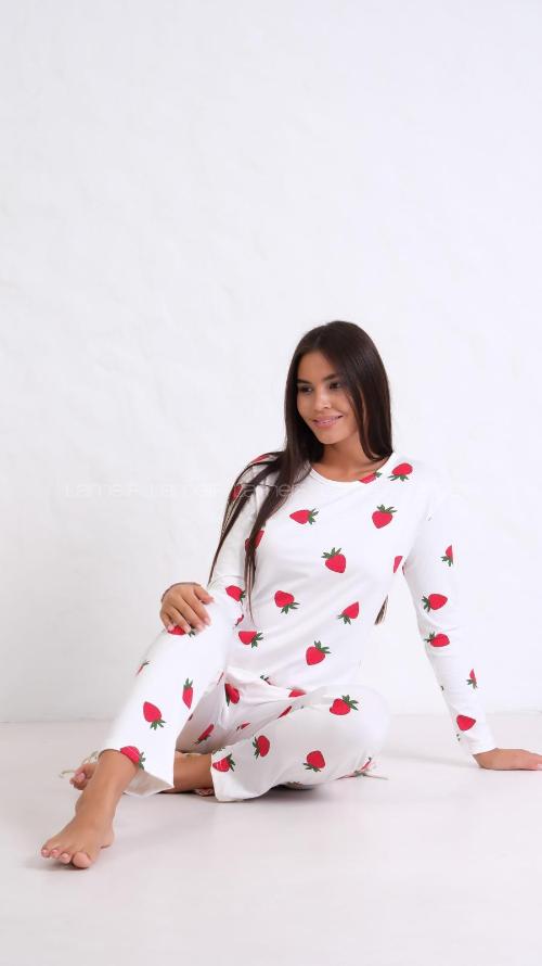 Lamelif Çilek Desenli Pijama Takımı
