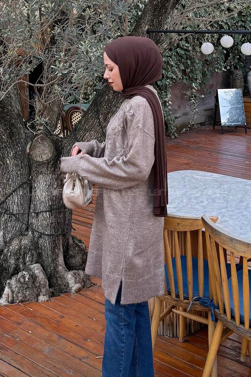 Lamelif Çiçek Detaylı Triko Kazak Vizonrengi