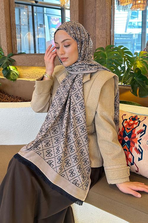 Lamelif Guess Desen Kaşmir Çift Taraflı Şal Lacivert Vizon