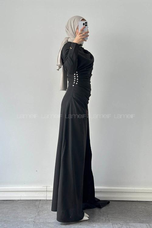 Lamelif Pelerin Detaylı Taşlı Elbise Siyah