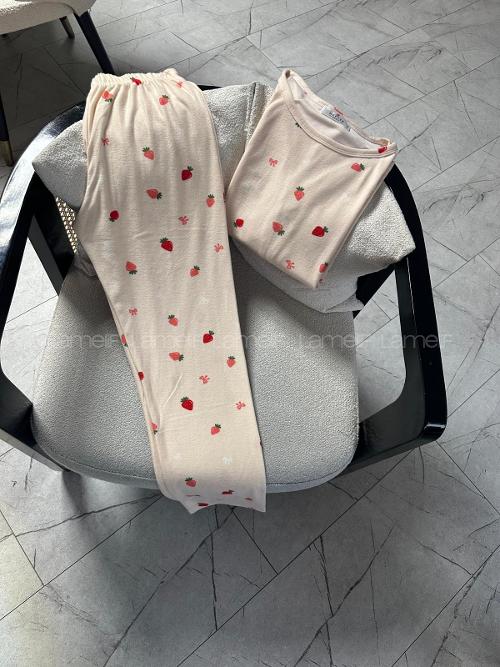 Lamelif Çilek Baskı Detaylı Pijama Takımı