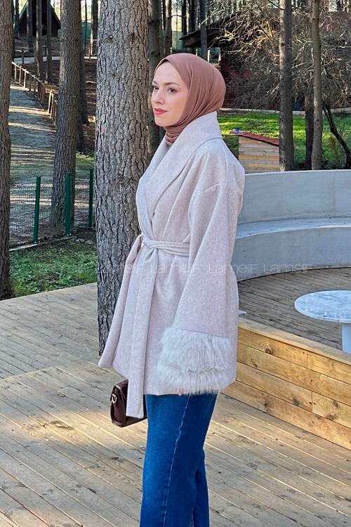 Lamelif Kol Kürk Detaylı Kaban Krem