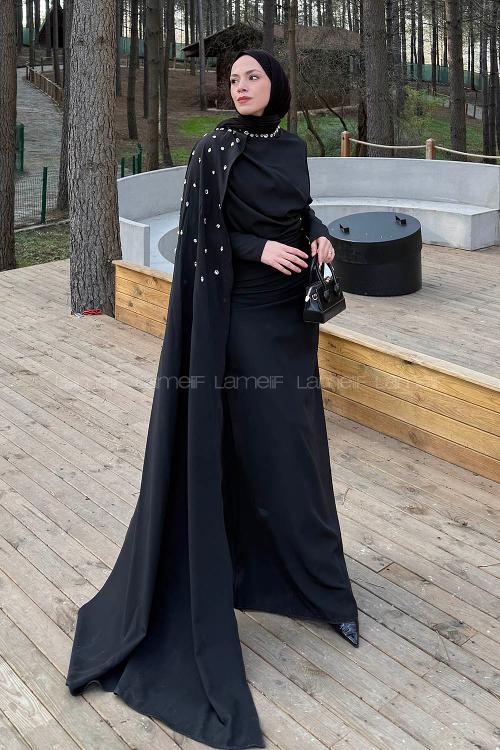 Lamelif Pelerin Detaylı Taşlı Elbise Siyah