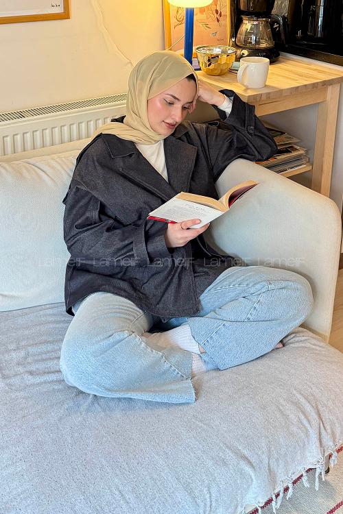 Lamelif Aller Detaylı Pelerinli Kısa Trençkot Füme