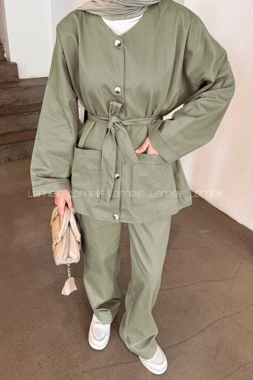 Lamelif Kuşaklı Gabardin Takım Koyu Yeşil