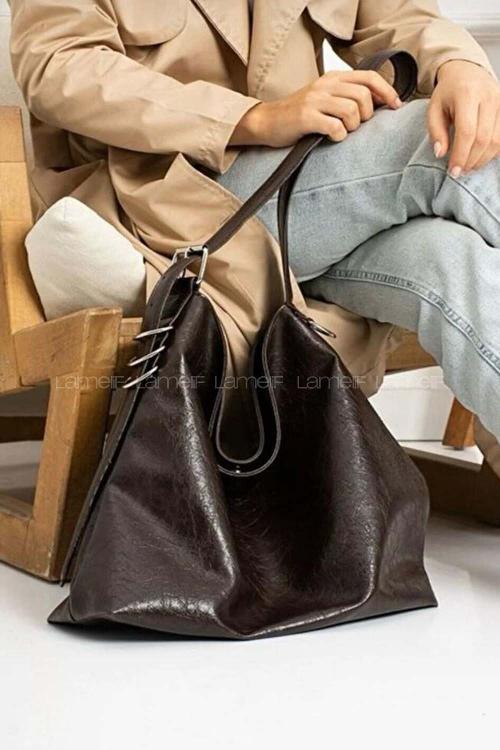 Lamelif Yan Halka Detaylı Yumuşak Deri Kadın Kol Çantası Acı Kahve