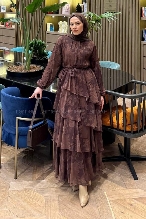 Lamelif Desenli Volanlı Tesettür Elbise Acı Kahve