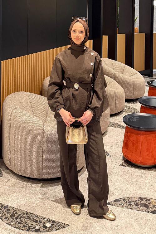 Lamelif Bağlama Detaylı Gold Düğmeli Takım Acı Kahve