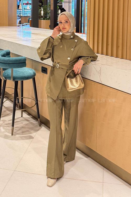 Lamelif Bağlama Detaylı Gold Düğmeli Takım Yağ Yeşili