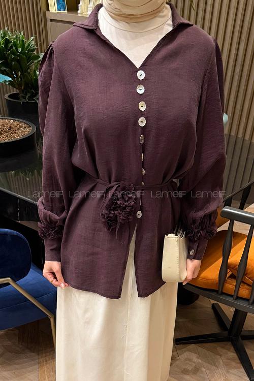 Lamelif Çiçek Aksesuarlı Gömlek Mürdüm