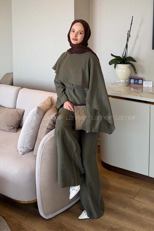 Lamelif Pelerin Detaylı Etekli Takım Haki