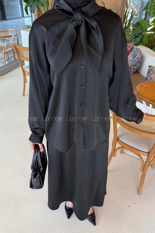 Lamelif Yaka Detaylı Etekli Takım Siyah