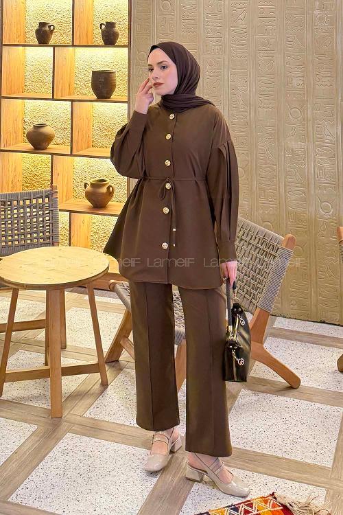 Lamelif Gold Düğme Detaylı Pantolonlu Takım Açık Kahverengi