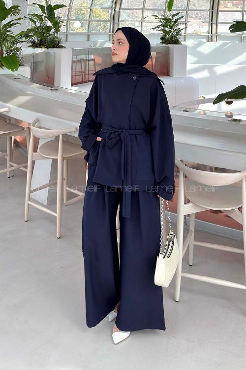 Lamelif Büyük Yaka Detaylı Pantolonlu Takım Lacivert