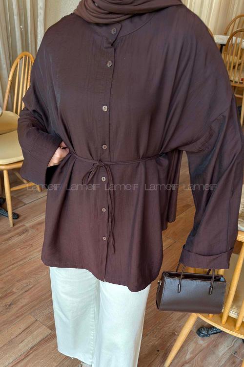 Lamelif Bağlama Detaylı Yırtmaçlı Gömlek Acı Kahve