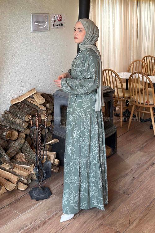 Lamelif Katleye Desenli Tesettür Elbise Haki