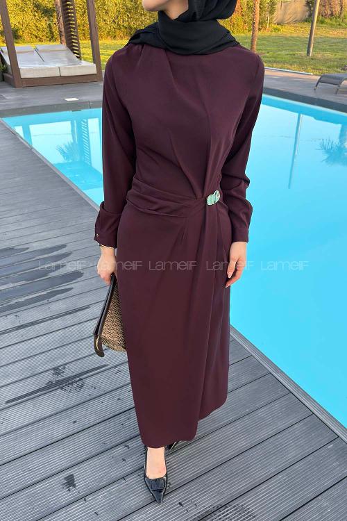 Lamelif Gold Toka Detaylı Drapeli Elbise Mürdüm