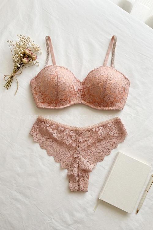 Lamelif Çıkarılabilir Askılı Lotus Takım