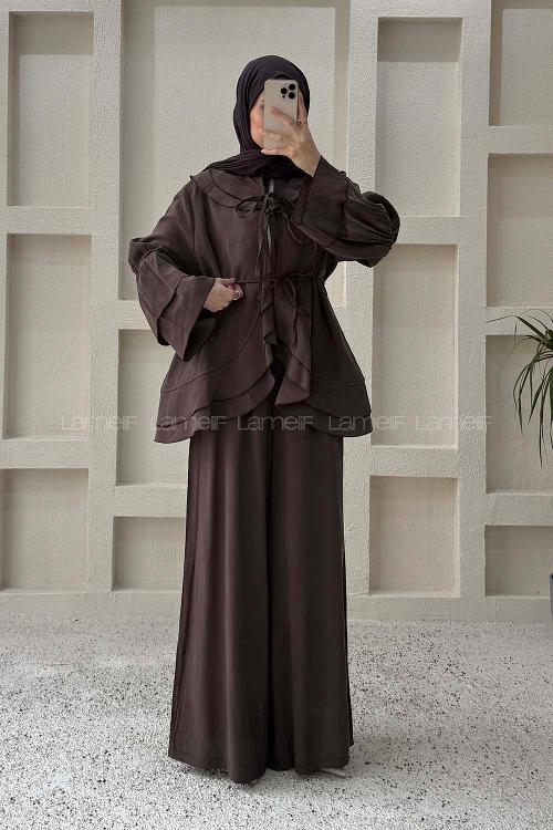 Lamelif Geniş Volan Yakalı Bağlama Detaylı Pantolonlu Takım Acı Kahve