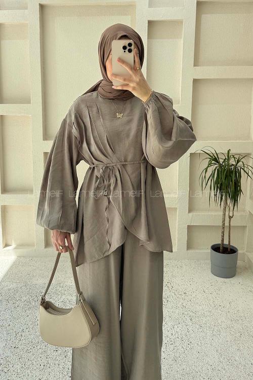 Lamelif Asimetrik Bağlama Detaylı Pantolonlu Takım Vizonrengi