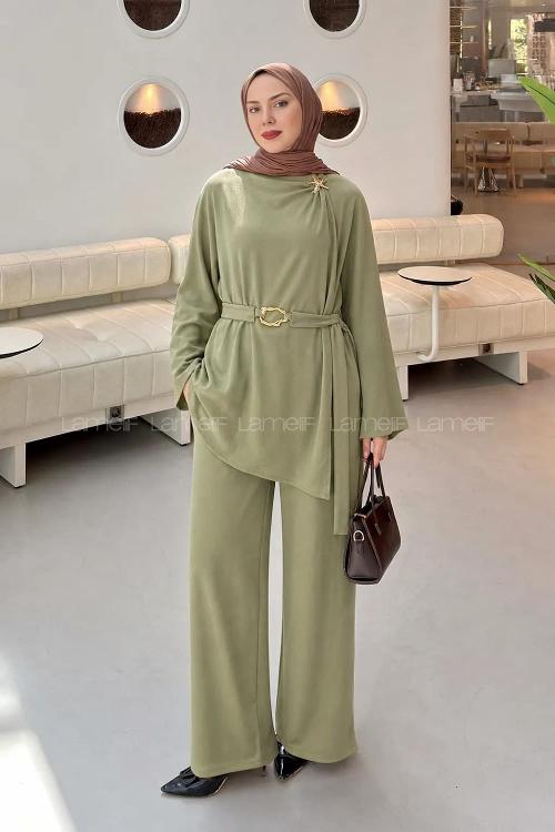 Lamelif Gold Broş Detaylı Pantolonlu Takım Çağla Yeşili