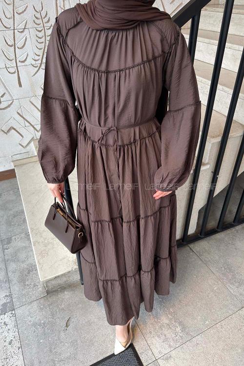 Lamelif Kat Detaylı Bağlamalı Elbise Acı Kahve