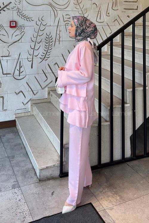 Lamelif Kat Detaylı Pantolonlu Takım Pembe