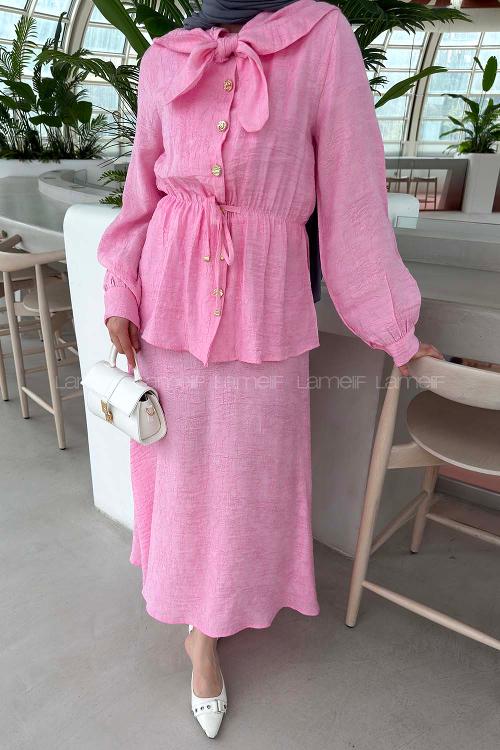 Lamelif Gold Düğmeli Fular Detaylı Etekli Takım Pembe