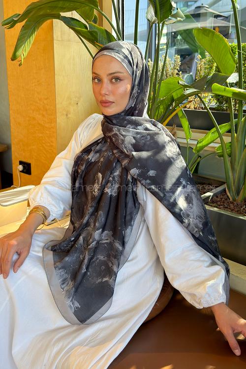 Lamelif Gül Çiçek Desen Lara Soft Şal Siyah Füme
