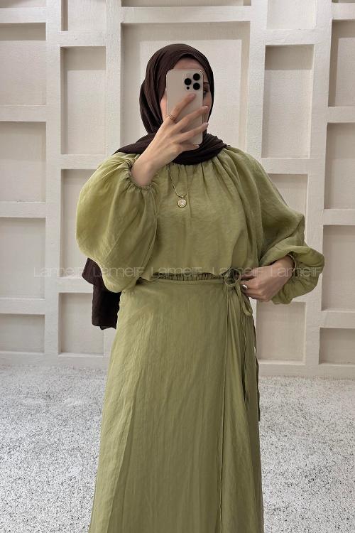 Lamelif Dökümlü Eteği Bağlamalı Takım Yağ Yeşili