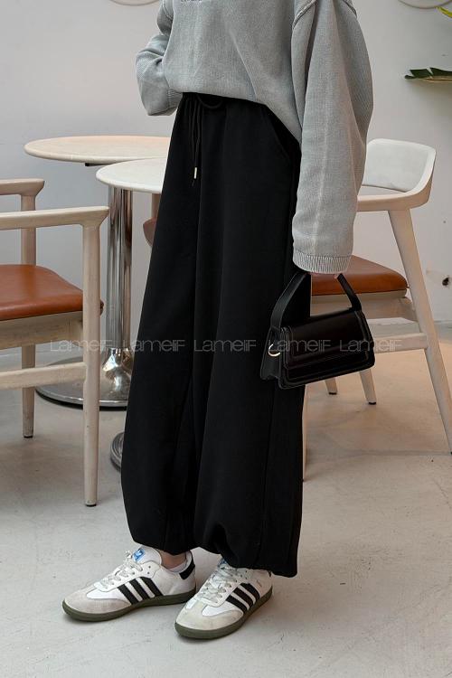 Lamelif Paça Büzme Detaylı Oversize Eşofman Siyah