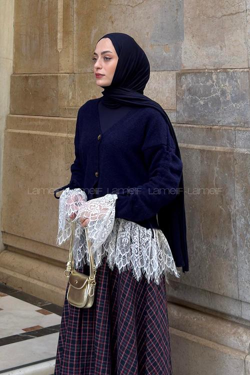 Lamelif Dantel Detaylı Yumoş Hırka Lacivert