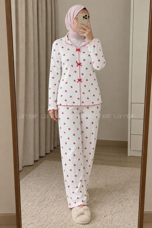 Lamelif Fiyonk Detaylı Kiraz Desenli Kaşkorse Pijama Takımı